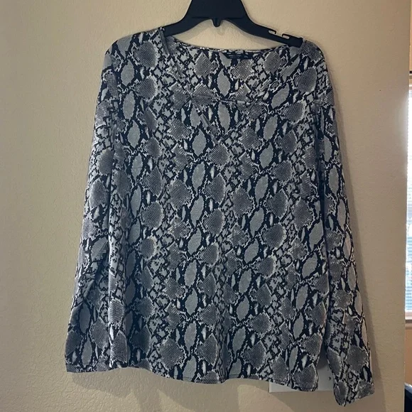 Shein Black and Gray Snake Print Women's Top - Picture 1 of 4